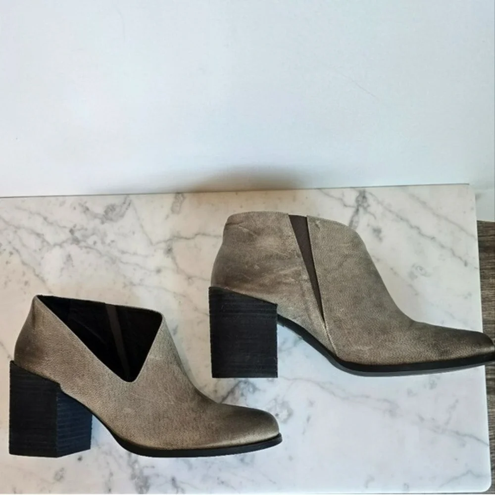 Free People NEW Terrah Gray Taupe Leather Cut-out Chunky Heel Boot Size 38 8